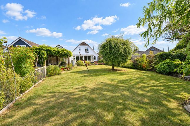 3, Highfield Drive, Ringwood photo 3