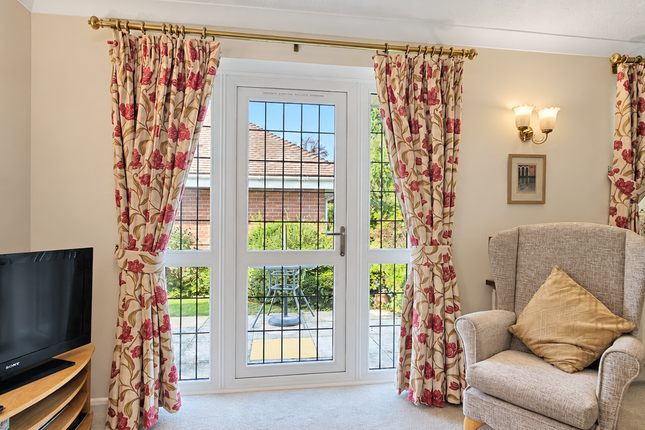 11, Walnut Close, Stourbridge photo 4