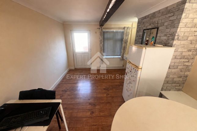 34, Church Walk, Worksop photo 3
