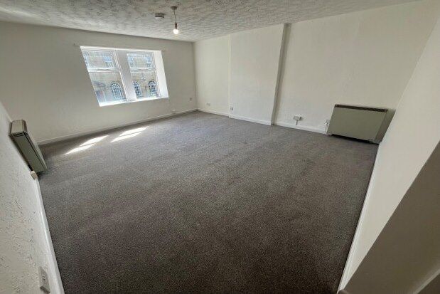 Flat to rent in Albert Road, Colne