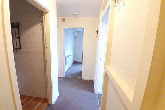 3, Langbay Court, Coventry photo 2