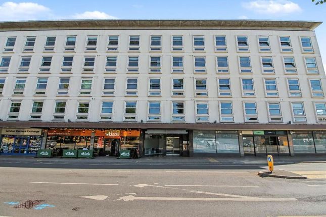 2-bed flat on Apartment 32 The Space, Clarendon Avenue, Leamington Spa, £200,000
