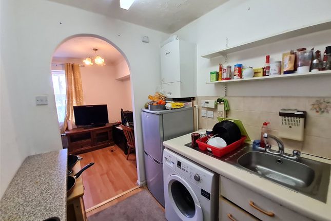 29,, Midland Terrace, London photo 4