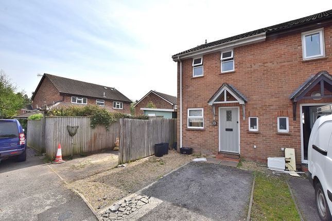 2 bed end terrace house to rent in Ditchbury, Lymington, Hampshire. SO41