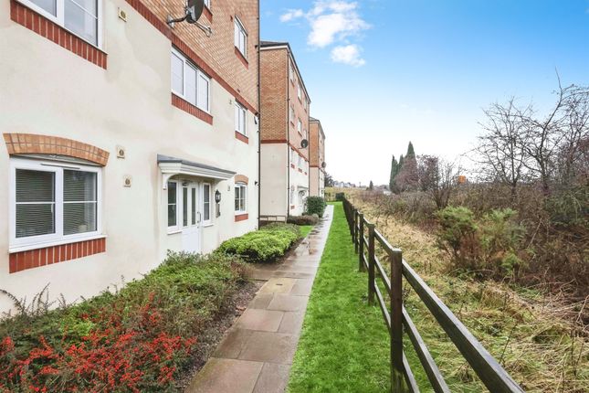 139, Field Sidings Way, Kingswinford photo 3