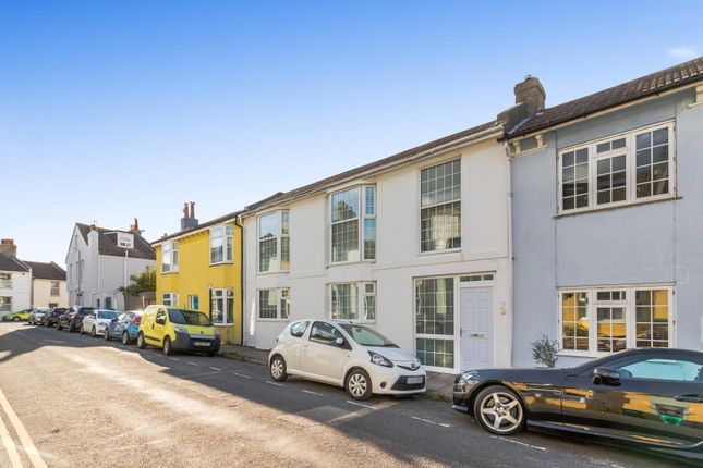 Terraced house to rent in Toronto Terrace, Brighton