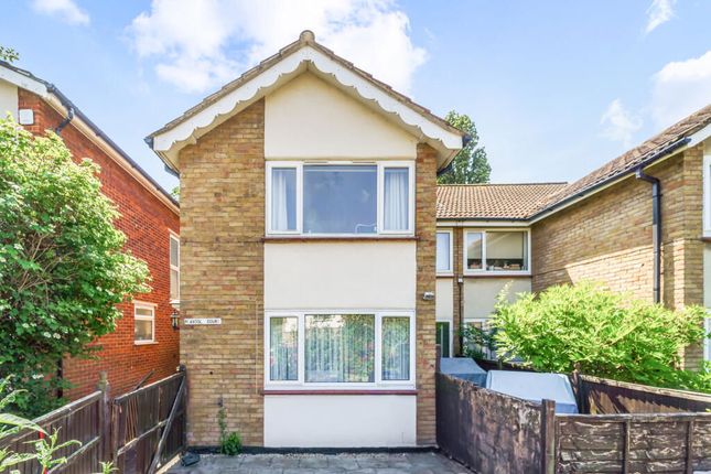 2-bed flat on Pollard Road, Morden, £135,000