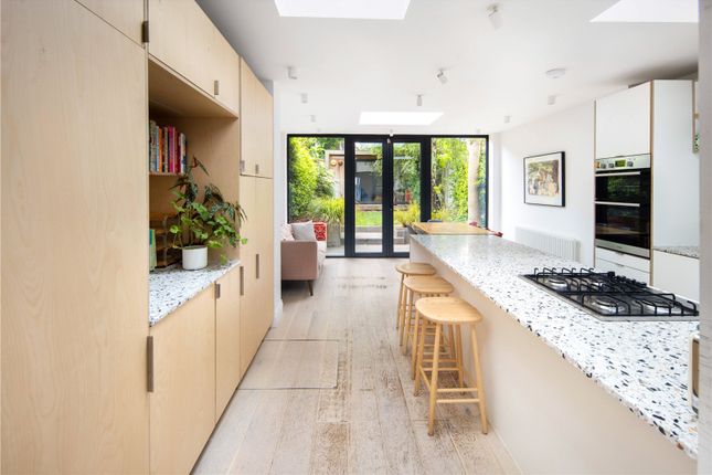 Thumbnail Detached house to rent in Glyn Road, Homerton, London