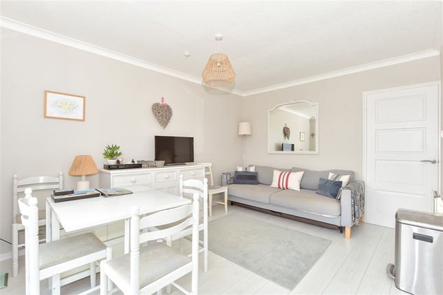 2-bed caravan on Monks Lane, Freshwater, £80,000