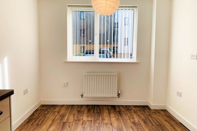 56 Firepool Crescent, Taunton photo 4