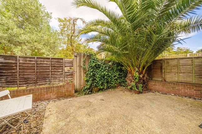 Flat 2, 38, Harvard Road, London photo 5