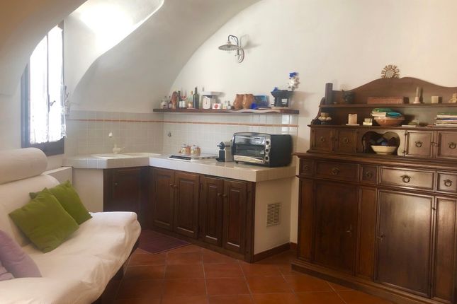 Duplex for sale in Da 754, Via Castello, Dolceacqua, Imperia, Liguria, Italy