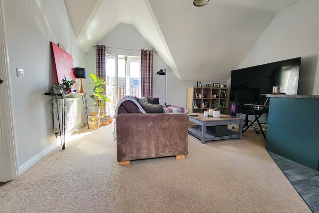 2, Mare Close, Whitchurch photo 2