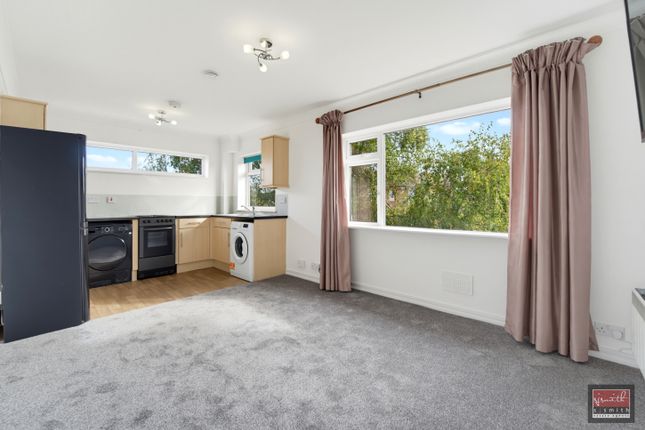 6, Hayley Court, Lodge Way, Ashford photo 2
