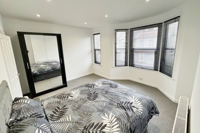 36, Harcourt Road, London photo 4