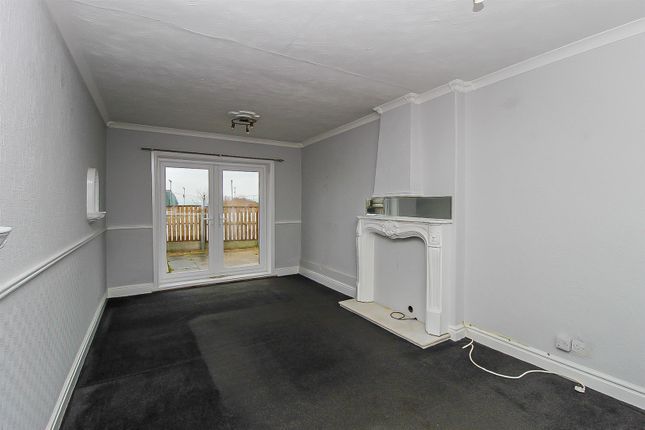 28, Dimplewells Road, Ossett photo 3