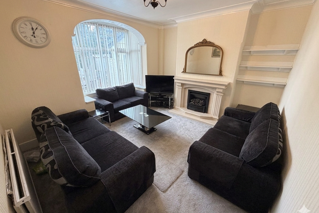 85, Junction Road, Greater Manchester photo 2