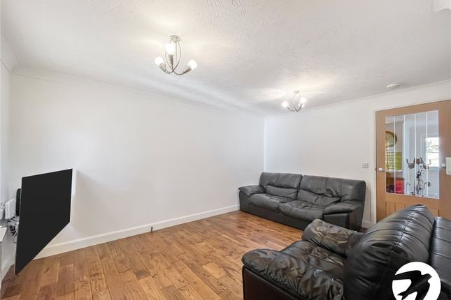 39, Mansfield Drive, Sittingbourne photo 2