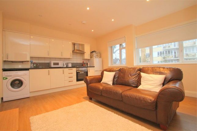 Flat 1, 30b, Bathurst Walk, Richings Park photo 2