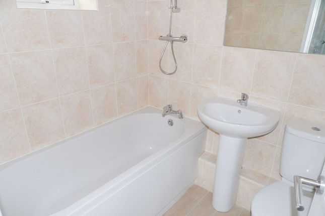 10, Dinsdale Avenue, Newcastle upon Tyne photo 5