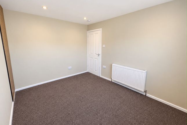 65, Nottingham photo 5