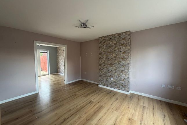 98, Sculptor Crescent, Stockton-On-Tees photo 2