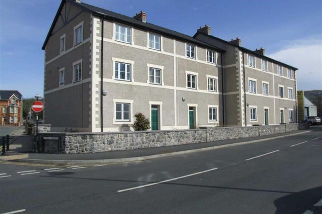 Thumbnail Flat to rent in Conwy Terrace, Llanrwst