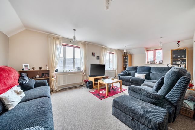 9, Phelps Mill Close, Gloucestershire photo 3