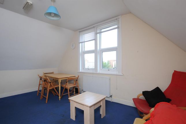 Flat to rent in Cowley Road, Oxford