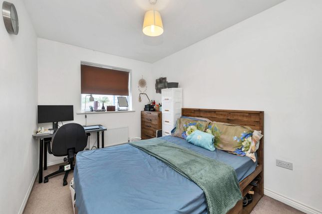 84 Dobede Way, Ely photo 4
