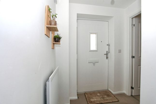 9, The Pines, Peterborough photo 2