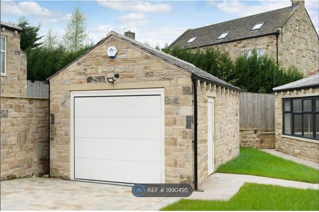 Detached house to rent in Silverdale Close, Harrogate