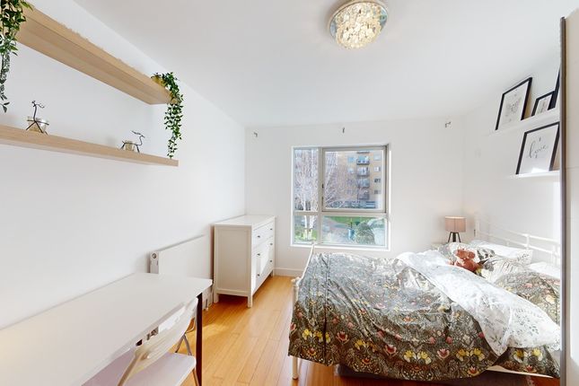 Room to rent in Metcalfe Court, Teal Street, London