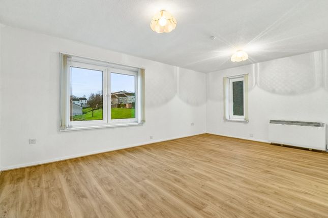 112, Ladyton, West Dunbartonshire photo 2