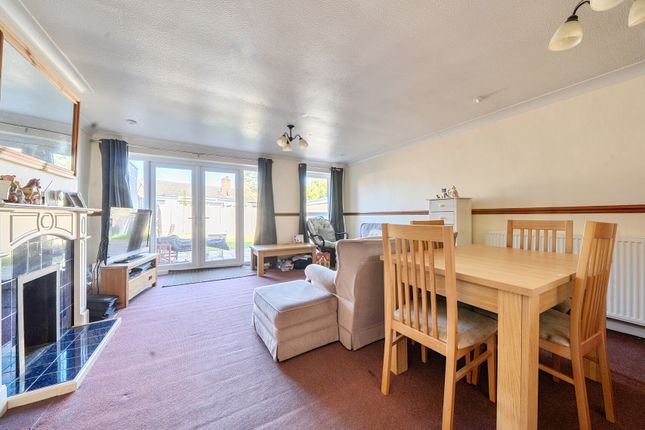 53, Burwell Drive, Oxfordshire photo 4