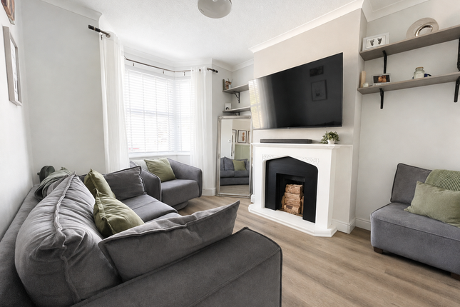 3 Wickham Terrace, North Road, Queenborough photo 2