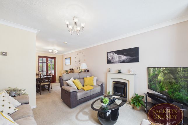1, Fishers Close, Northampton photo 4