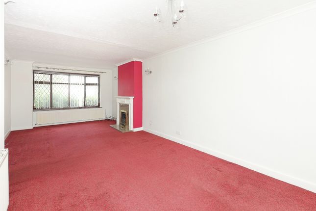 8, Alandale Avenue, West Midlands photo 2