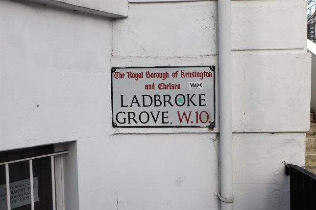 Flat for sale in Ladbroke Grove, London