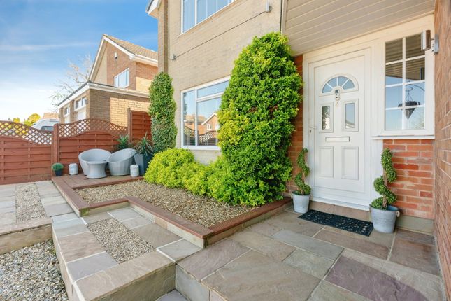 4, Stirling Court, Burnley photo 2