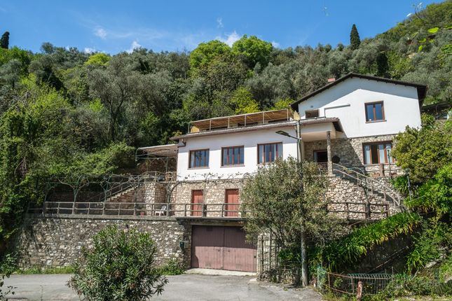 Thumbnail Villa for sale in Rapallo, Liguria, Italy