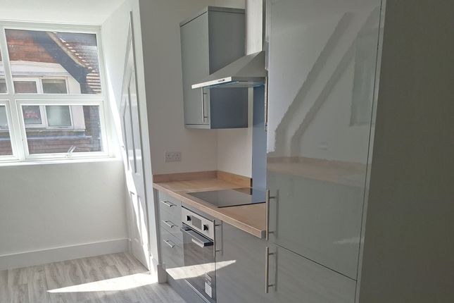 Flat, 53e Earls Avenue, Folkestone photo 3