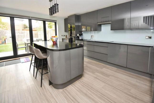 Blake Close, Whiteley photo 4