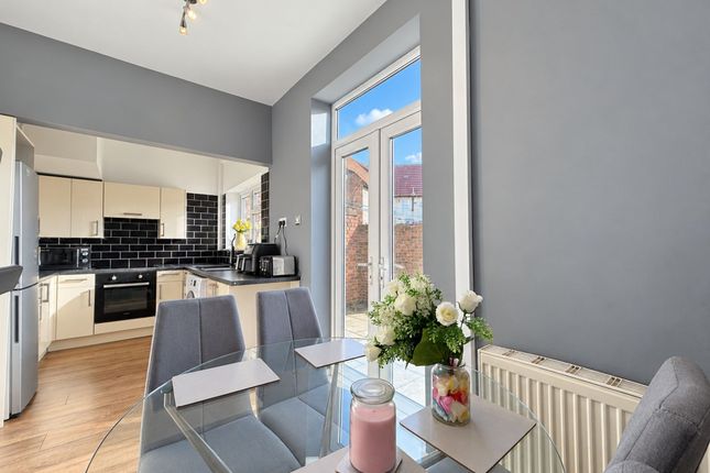 102 Port Causeway, Wirral photo 3
