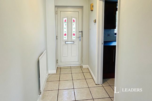 25, Gatcombe Grove, Nottingham photo 5