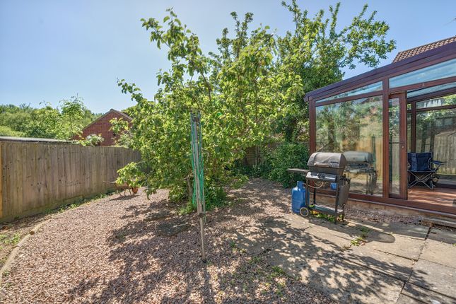 1, Maldwyn Close, Swindon photo 2