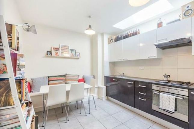 Flat for sale in Rye Lane, London