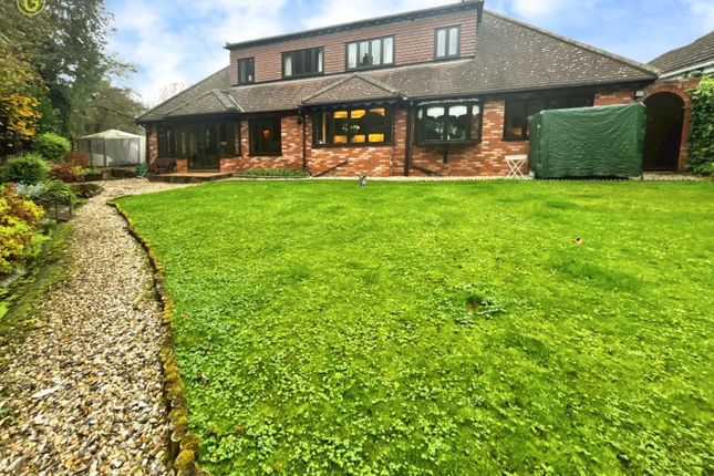 13, Newton Close, Birmingham photo 3