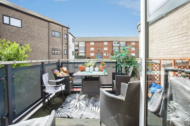 26, Broom Hayes, Rotherham photo 4