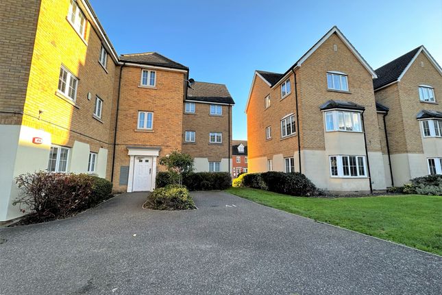 Thumbnail Flat for sale in Genas Close, Ilford